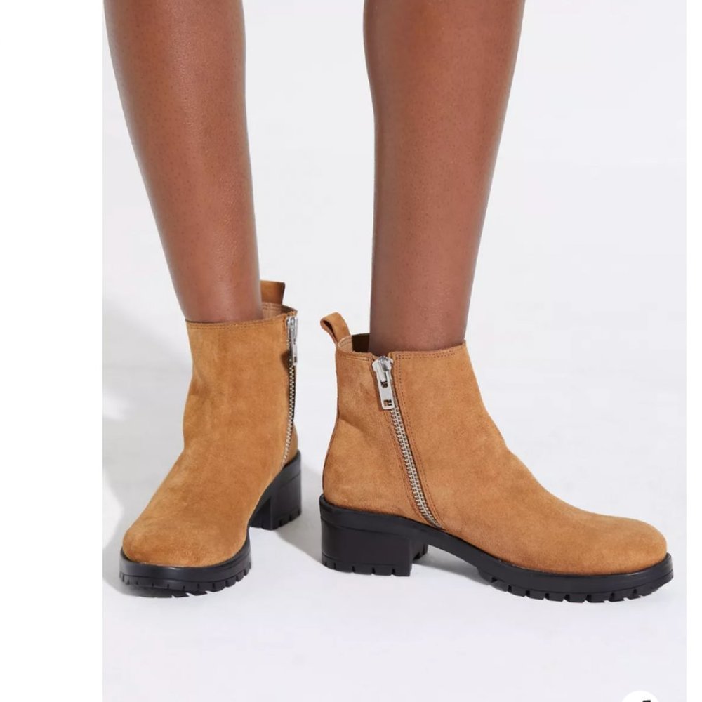 NWOB Urban Outfitters Lavorazione Artigiana Women Suede Emerson Chelsea …